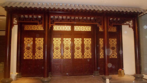 荆门喜迎门中式木作为大家介绍传统中式门窗的种类